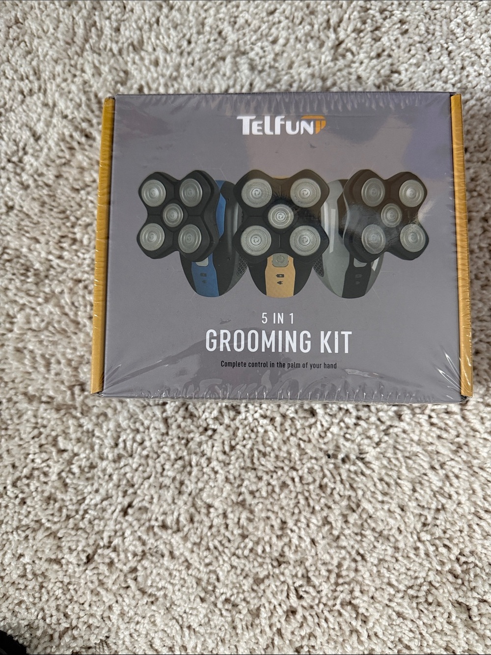 *Brand New * 5-in-1 Grooming Kit - Black and Gold for men